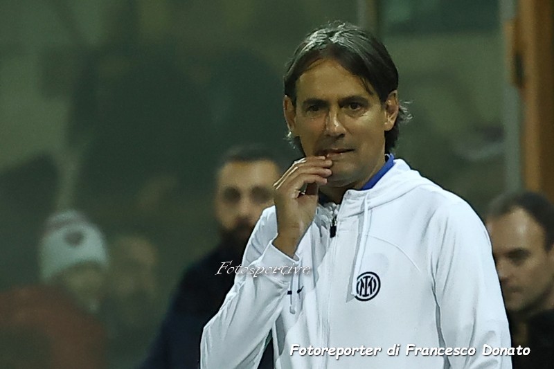 Simone Inzaghi lascia l’Inter: l’addio del tecnico dopo quattro anni Simone Inzaghi lascia l’Inter: l’addio del tecnico dopo quattro anni
